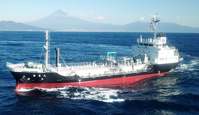 ９９９ＧＴ型溶融硫黄運搬船「藤菱丸」就航 写真01
